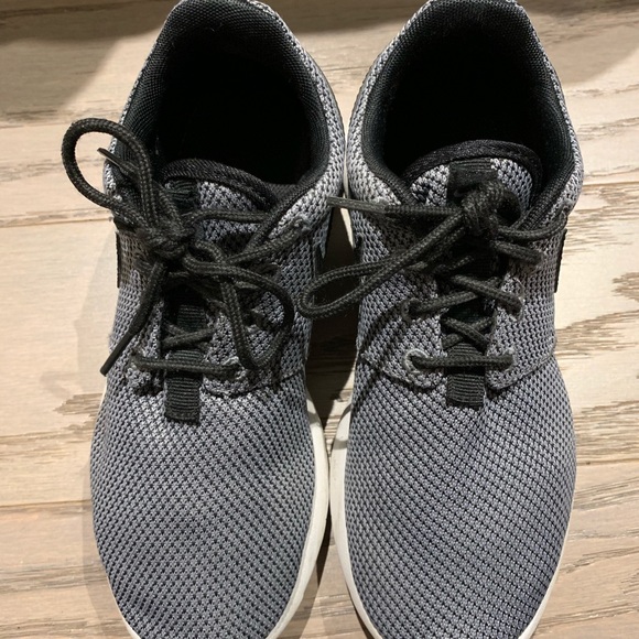 Nike Roshe Run - Picture 3 of 4